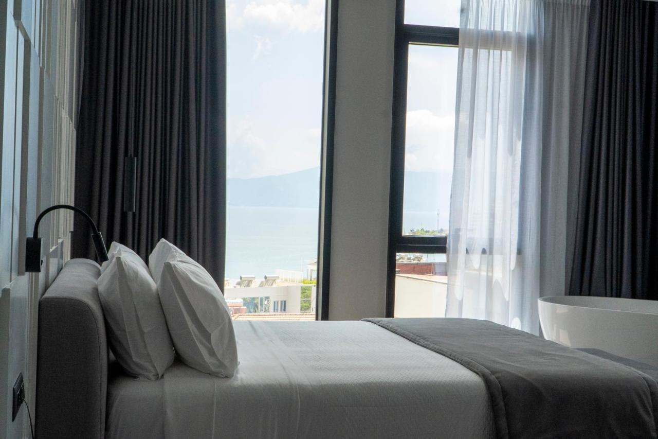 Center Hotel Sarande Bagian luar foto
