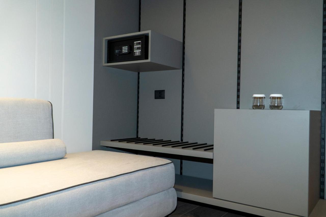 Center Hotel Sarande Bagian luar foto