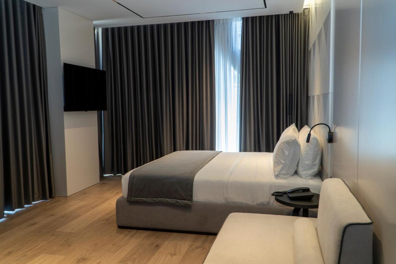 Center Hotel Sarande Bagian luar foto