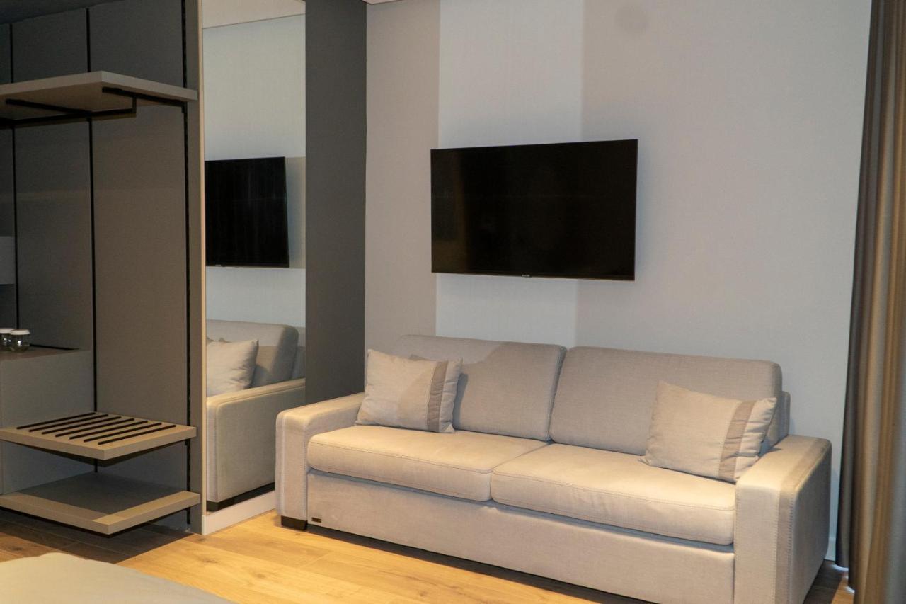 Center Hotel Sarande Bagian luar foto