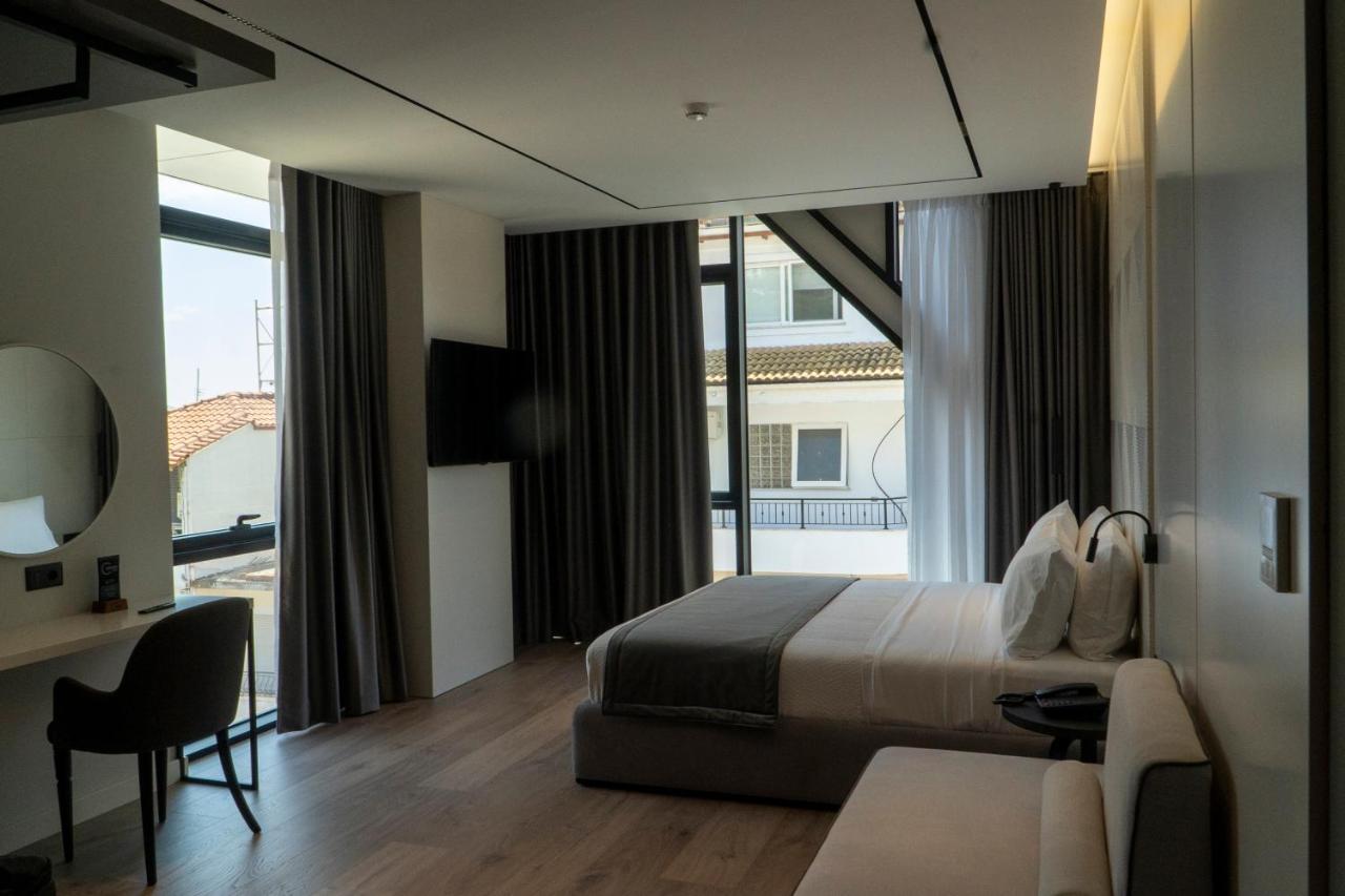 Center Hotel Sarande Bagian luar foto