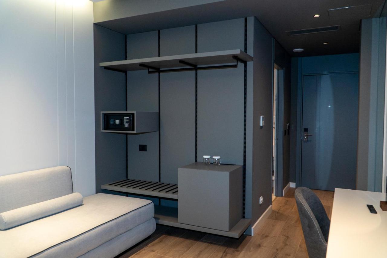 Center Hotel Sarande Bagian luar foto