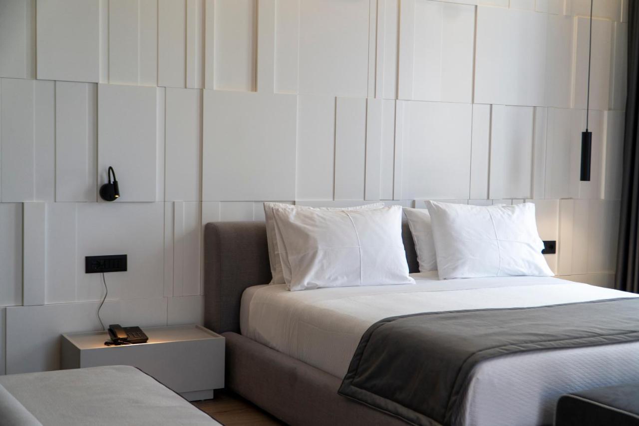 Center Hotel Sarande Bagian luar foto