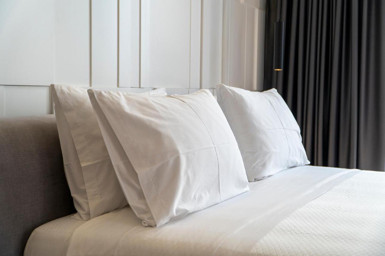 Center Hotel Sarande Bagian luar foto